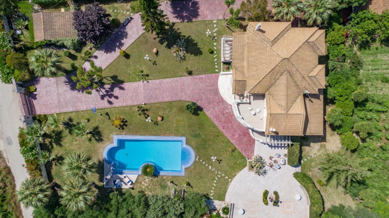 Rodami Artisan Manor Villa *